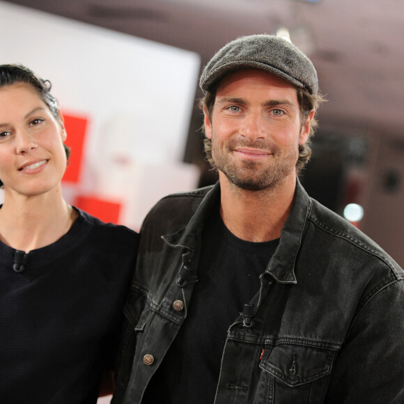 Tom Leeb et sa soeur Fanny lors de l'enregistrement de l'émission Vivement Dimanche présentée par Michel Drucker au studio Gabriel à Paris le 2 juin 2020. L'émission sera diffusée le 28 juin 2020 sur France 2. © Guillaume Gaffiot / Bestimage 