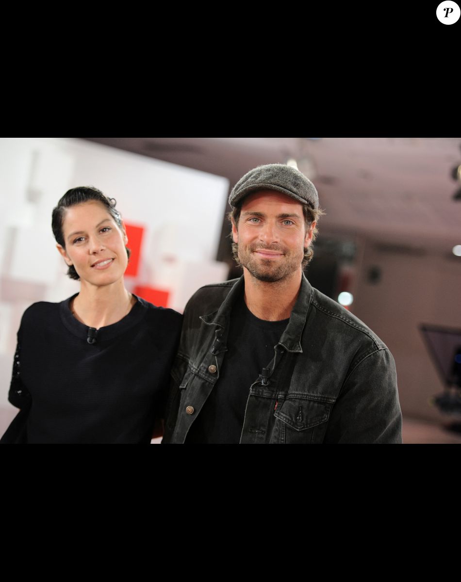 Tom Leeb et sa soeur Fanny lors de l'enregistrement de l'émission Vivement Dimanche présentée par Michel Drucker au studio Gabriel à Paris le 2 juin 2020. L'émission sera diffusée le 28 juin 2020 sur France 2. © Guillaume Gaffiot / Bestimage