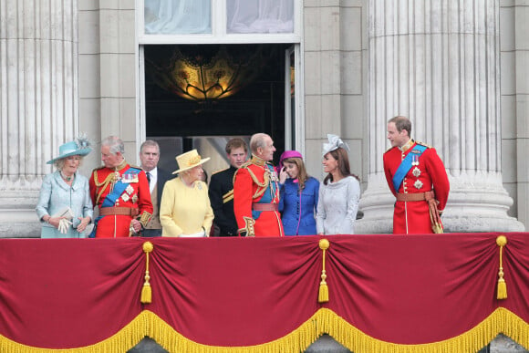 La famille royale autour de la reine Elizabeth - Cérémonie Trooping the Colour en 2012.