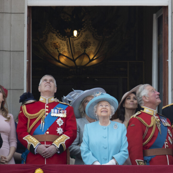 La princesse Anne, la princesse Beatrice d'York, le prince Andrew, duc d'York, la princesse Eugenie d'York, Camilla Parker Bowles, duchesse de Cornouailles, la reine Elisabeth II d'Angleterre, le prince Charles, prince de Galles, le prince Harry, duc de Sussex, Meghan Markle, duchesse de Sussex, le prince William, duc de Cambridge, Catherine (Kate) Middleton, duchesse de Cambridge, la princesse Charlotte de Cambridge, le prince George de Cambridge, Savannah Phillips, Isla Phillips, Eloïse Taylor et Estella Taylor, Autumn Phillips, Peter Phillips - Les membres de la famille royale britannique lors du rassemblement militaire "Trooping the Colour" (le "salut aux couleurs"), célébrant l'anniversaire officiel du souverain britannique. Cette parade a lieu à Horse Guards Parade, chaque année au cours du deuxième samedi du mois de juin. Londres, le 9 juin 2018. 