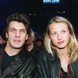 Marc Lavoine et son ex-femme Sarah Poniatowski - Championnat du monde des poids légers boxe WBA à Paris le 11 avril 1999