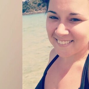 Magalie Vaé, connue pour sa victoire à la "Star Academy", est chanteuse et également maman d'une jeune fille prénommée Elia.