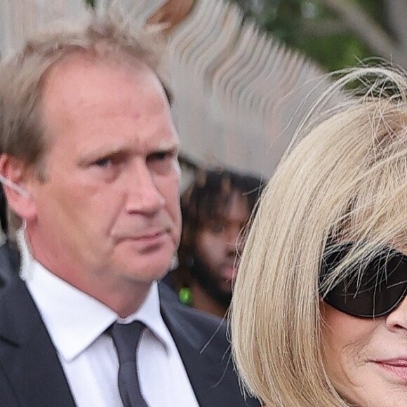 Anna Wintour - Les célébrités assistent au défilé Burberry lors de la Fashion Week à Londres, le 26 septembre 2022.