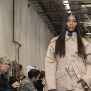 Naomi Campbell - Défilé Burberry "Collection Prêt-à-Porter Printemps/Eté 2023" lors de la Fashion Week de Londres (LFW), le 26 septembre 2022.