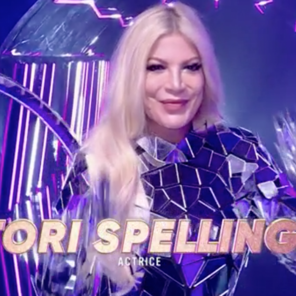 Tori Spelling se cachait sous le costume du chat dans "Mask Singer".