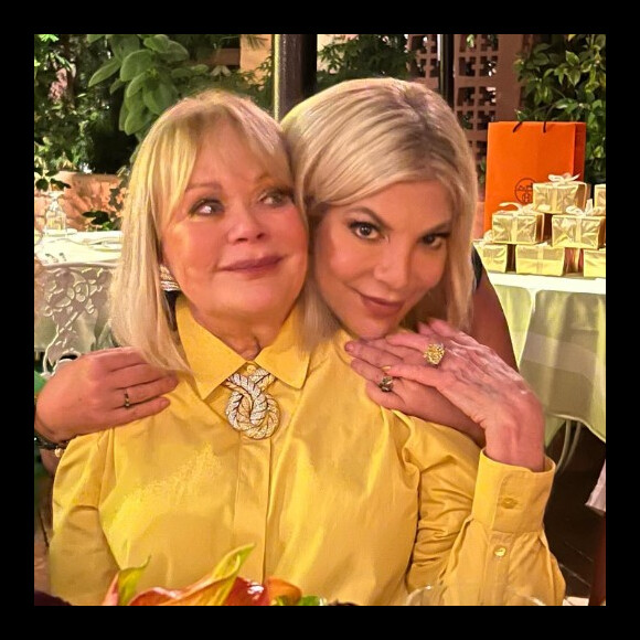 Tori Spelling et sa maman Candy. Instagram. Le 21 septembre 2022.