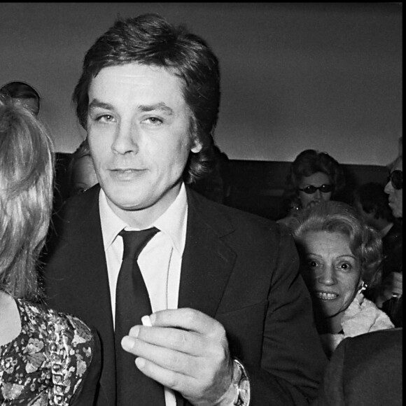 Archives - Alain Delon et son ex-femme Nathalie à la première du film "Doucement les basses" à Paris en 1971