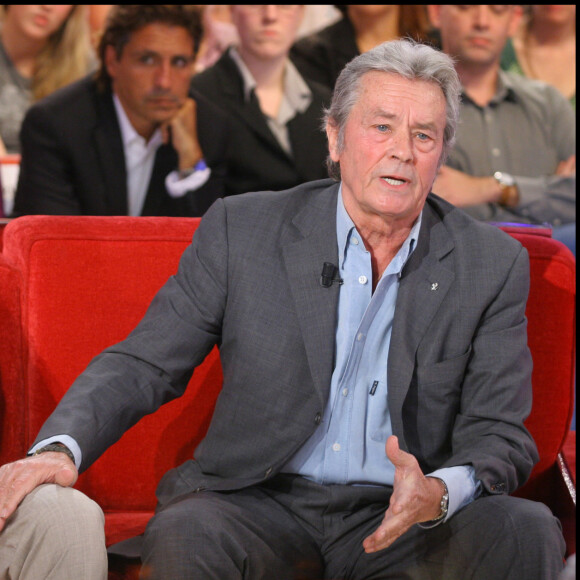 Archive - Anthony Delon et son père Alain Delon - Enregistrement de "Vivement Dimanche" le 24 septembre 2008 © Guillaume Gaffiot/bestimage