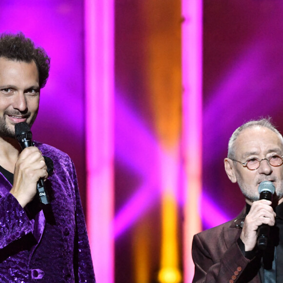 Exclusif - Eric Antoine et Michael Jones durant l'enregistrement de la seconde émission de télévision "Le Plus Grand Karaoké de France" dans le théâtre antique d'Orange, diffusée le 29 septembre à 21h10 sur M6. Le 18 mai 2022. © Bruno Bebert / Bestimage 