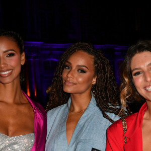 Flora Coquerel (Miss France 2014), Alicia Aylies (Miss France 2017), Laury Thilleman (Miss France 2011) - People lors du défilé Etam Live Show 2022 dans les jardins des Archives Nationales lors de la fashion week printemps/été 2023 le 27 septembre 2022. © Agence Bestimage 