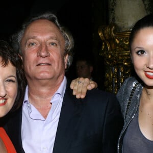 Anne Roumanoff avec son mari Philippe Vaillant et leur fille Alice - Anne Roumanoff inaugure sa statue de cire au musee Grevin a Paris le 10 juin 2013.