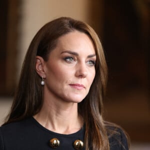 Catherine (Kate) Middleton, princesse de Galles, rencontre des bénévoles et du personnel opérationnel au Windsor Guildhall à Windsor, afin de les remercier de leur implication dlors des funérailles de la La reine Elisabeth II au château de Windsor. 