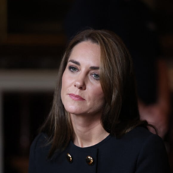 Catherine (Kate) Middleton, princesse de Galles, rencontre des bénévoles et du personnel opérationnel au Windsor Guildhall à Windsor, Royaume Uni, le 22 septembre 2022, afin de les remercier de leur implication dlors des funérailles de la La reine Elisabeth II au château de Windsor. 