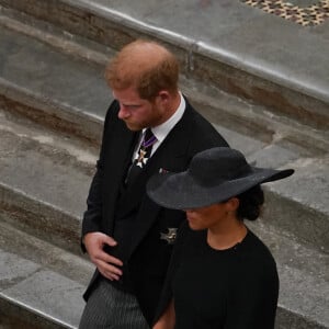 Le prince Harry, duc de Sussex et Meghan Markle, duchesse de Sussex - Service funéraire à l'Abbaye de Westminster pour les funérailles d'Etat de la reine Elizabeth II d'Angleterre. Le sermon est délivré par l'archevêque de Canterbury Justin Welby (chef spirituel de l'Eglise anglicane) au côté du doyen de Westminster David Hoyle. Londres, le 19 septembre 2022. © Gareth Fuller / Bestimage