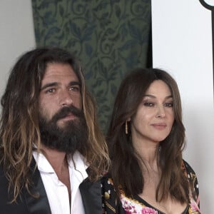 Monica Bellucci et Nicolas Lefebvre au photocall du gala de charité ELLE 2019 pour collecter des fonds pour la lutte contre le cancer à l'hôtel Intercontinental à Madrid, Espagne, le 30 mai 2019.