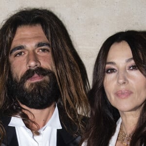 Monica Bellucci et Nicolas Lefebvre au photocall de la soirée de lancement du "Clash De Cartier" à la Conciergerie à Paris, France, le 10 avril 2019. © Pierre Perusseau/Bestimage