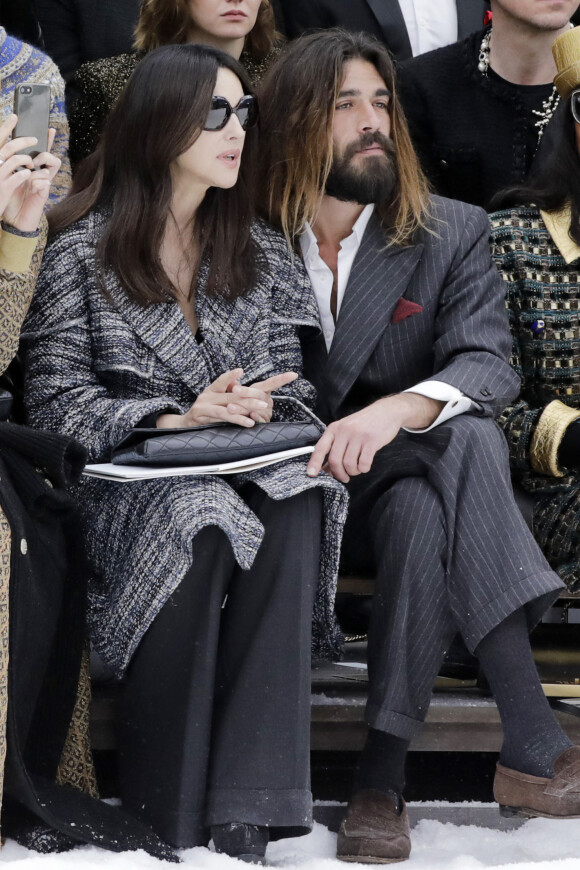Monica Bellucci et Nicolas Lefebvre au défilé Chanel lors de la fashion week à Paris, le 5 mars 2019.