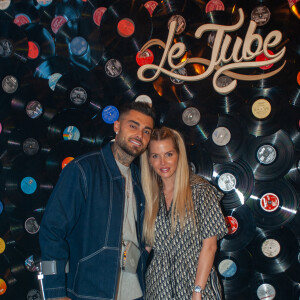 Exclusif - Thibault Garcia et sa femme Jessica Thivenin lors de la soirée " Come Chill with Booba " au bar Le Tube à Dubaï le 21 octobre 2021. © Nicolas Briquet / Bestimage 