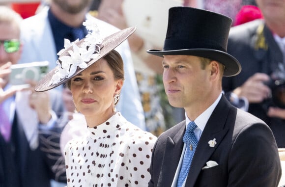 Le prince William, duc de Cambridge, et Catherine (Kate) Middleton, duchesse de Cambridge, lors du quatrième jour de la Royal Ascot à l'hippodrome d'Ascot dans le Berkshire, Royaume Uni. 