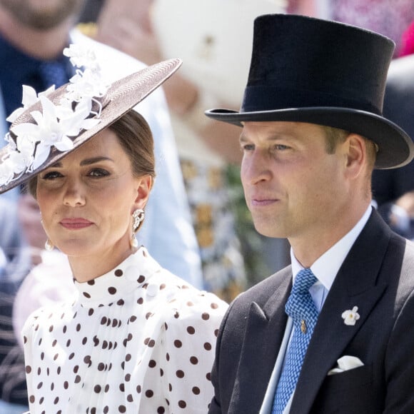 Le prince William, duc de Cambridge, et Catherine (Kate) Middleton, duchesse de Cambridge, lors du quatrième jour de la Royal Ascot à l'hippodrome d'Ascot dans le Berkshire, Royaume Uni. 