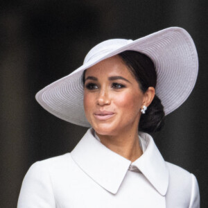 Meghan Markle, duchesse de Sussex - Les membres de la famille royale et les invités lors de la messe célébrée à la cathédrale Saint-Paul de Londres, dans le cadre du jubilé de platine (70 ans de règne) de la reine Elisabeth II d'Angleterre. Londres, le 3 juin 2022. 