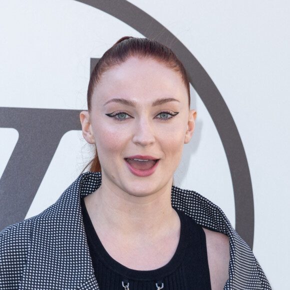 Sophie Turner - Photocall du défilé Louis Vuitton Collection Femme Prêt-à-porter Printemps/Eté 2023 lors de la Fashion Week de Paris (PFW), France, le 4 octobre 2022. © Olivier Borde/Bertrand Rindoff Petroff/Bestimage 