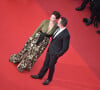 Jean Dujardin et sa femme Nathalie Péchalat - Montée des marches du film "OSS 117 : Alerte rouge en Afrique Noire" lors du 74e Festival de Cannes. Le 17 juillet 2021