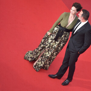 Jean Dujardin et sa femme Nathalie Péchalat - Montée des marches du film "OSS 117 : Alerte rouge en Afrique Noire" lors du 74e Festival de Cannes. Le 17 juillet 2021