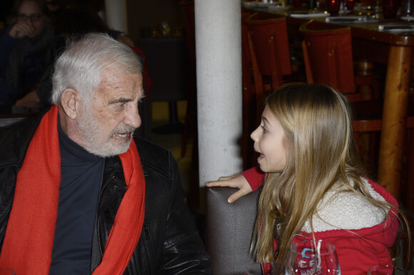 Exclusif - Jean-Paul Belmondo, avec sa fille Stella, a dejeuné avec Marcel Campion à La chope des puces à Saint-Ouen. Le 19 janvier 2014