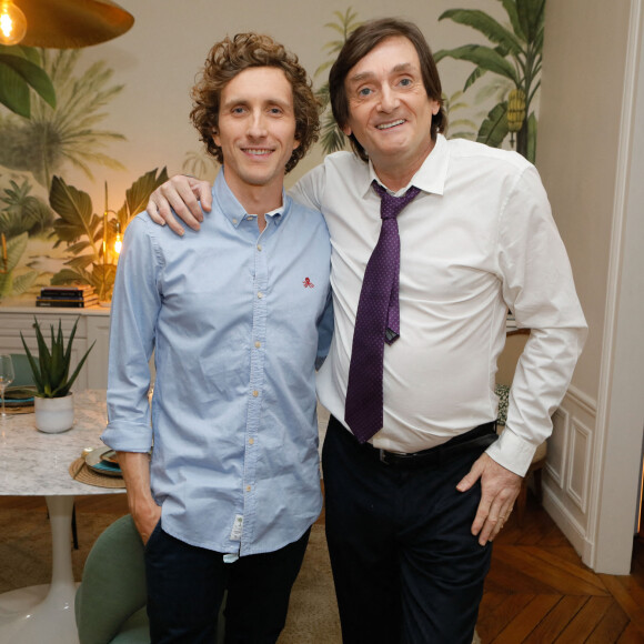 Exclusif - Jour 8 - Baptiste Lecaplain, Pierre Palmade - Sketch "Gérard et Toinette" - Tournage de l'émission "Sketch Story" à Neuilly-sur-Seine. Le 23 septembre 2022 C'est l'une des nouveautés de cette rentrée 2022. Samedi 8 octobre à 21h10, retrouvez " Sketch Story ", la nouvelle création originale de France 2© Christophe Clovis / Bestimage 