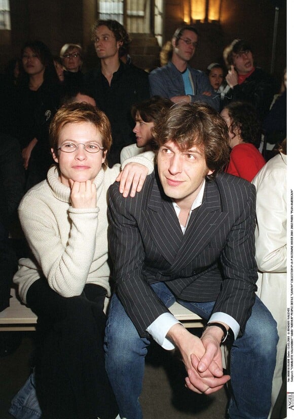 Charlotte Valandrey et son mari Arthur - Défilé Lanvin, collection prêt-à-porter 2001/2002