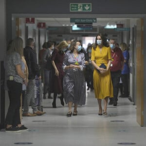 Catherine (Kate) Middleton, princesse de Galles, visite la maternité du Royal Surrey County Hospital à Guildford, le 5 octobre 2022. Sa venue a pour objectif d'en savoir plus sur le soutien holistique qu'il offre aux femmes enceintes et aux nouvelles mères pour s'assurer qu'elles reçoivent les meilleurs soins possibles tout au long et au-delà de leur grossesse. 