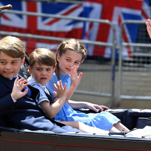 Catherine Kate Middleton, duchesse de Cambridge, La princesse Charlotte, le prince George, le prince Louis - Les membres de la famille royale lors de la parade militaire "Trooping the Colour" dans le cadre de la célébration du jubilé de platine (70 ans de règne) de la reine Elizabeth II à Londres, le 2 juin 2022. 