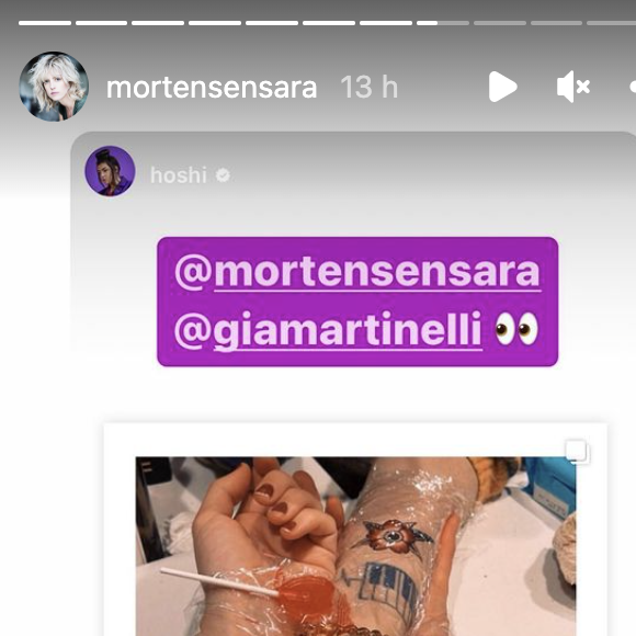 Sara Mortensen, Hoshi et la compagne de cette dernière sont très complices. Elles ont même un tatouage en commun.