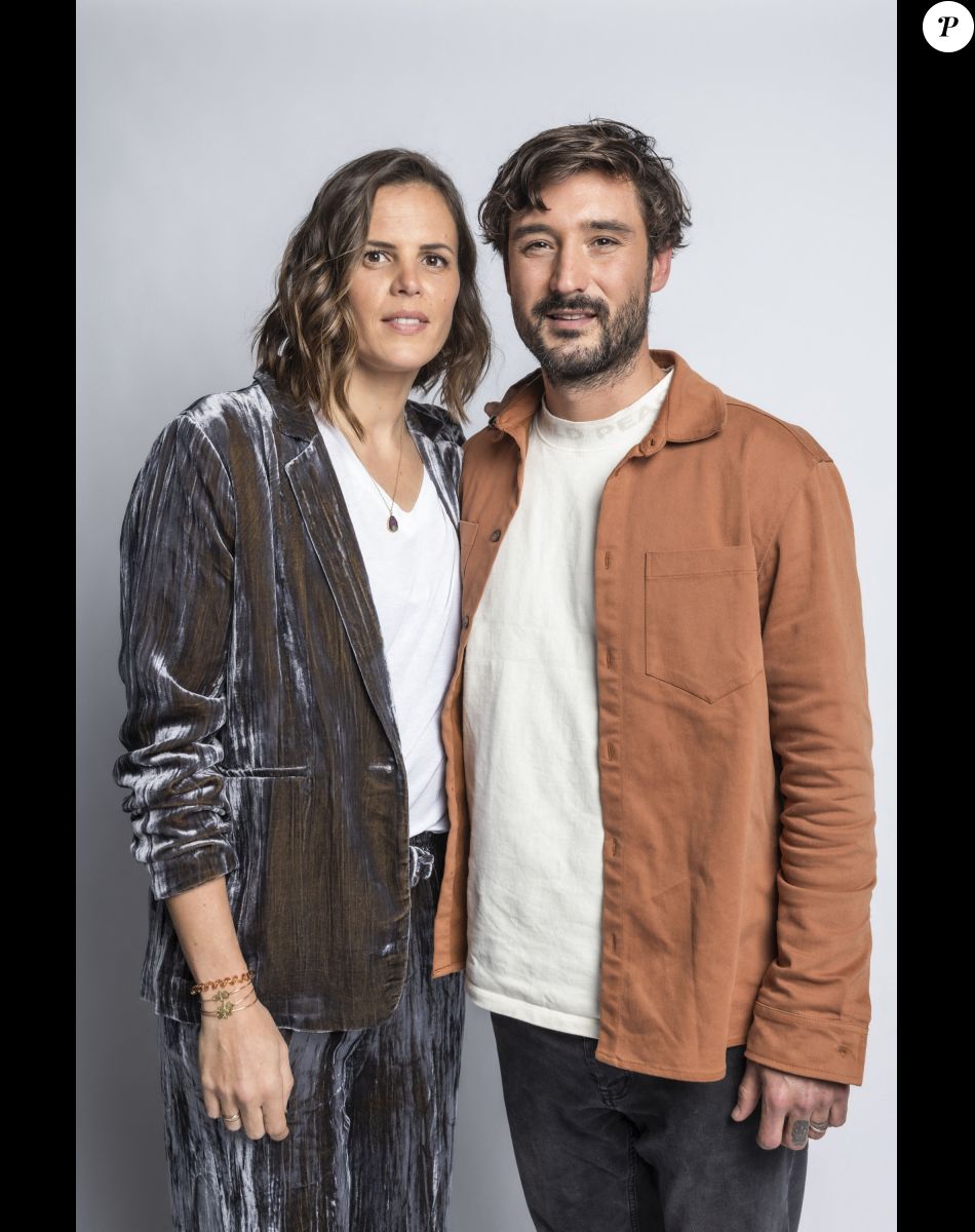 Jeremy Frerot et sa femme Laure Manaudou - Backstage - Enregistrement de l'émission "La Chanson secrète 11" à Paris, diffusée le 24 juin sur TF1. Le 15 janvier 2022. © Cyril Moreau / Bestimage