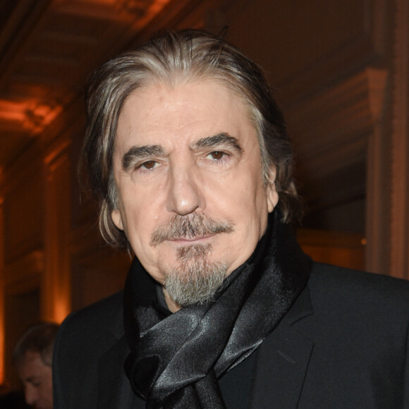 Serge Lama - Soirée de Gala de bienfaisance de La Fondation pour la Recherche en Physiologie à l'hôtel George V à Paris le 19 mars 2018. Lors de cet évènement, les Stéthos d'Or ont récompensé pour la deuxième fois les personnalités qui entreprennent de communiquer de la joie de vivre et du bien-être au public. © Coadic Guirec/Bestimage