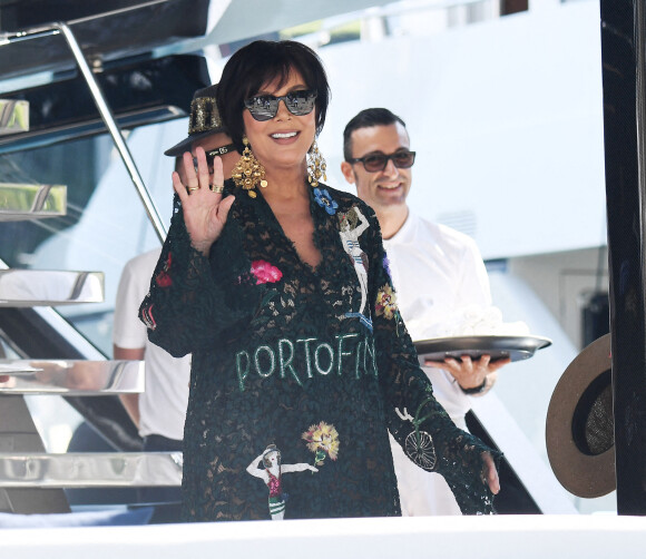 Kris Jenner - Kourtney Kardashian avec son mari Travis Barker et son fils Mason, passent la journée avec famille et amis sur un yacht à Portofino. Le couple fraichement marié à Los Angeles et à Las Vegas, va se remarier en Italie. Famille et amis sont venus au grand complet (Kris Jenner, Kendall Jenner, Kylie Jenner, Khloe Kardashian, Kim Kardashian, avec compagnons et enfants) à Portofino pour l'occasion. Portofino, le 21 mai 2022. 