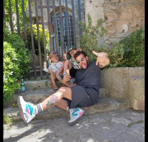 Claudio Capéo et ses deux fils sur Instagram. Le 19 juin 2022.
