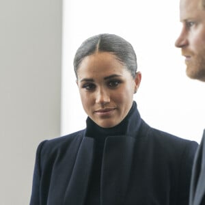 Le prince Harry, duc de Sussex, et Meghan Markle, duchesse de Sussex, en visite à l'observatoire "One World" au 102ème étage de la Freedom Tower du World Trade Center à New York. Le 23 septembre 2021 