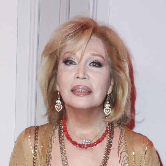 Amanda Lear - Dîner de gala de l'association AEM (Un Avenir pour les Enfants du Monde) au bénéfice des enfants du Rwanda organisé par B.Djian au Pavillon Ledoyen à Paris, France, le 12 décembre 2019. Chaque année avant les fêtes, B.Djian mobilise la mode, le temps d'un dîner caritatif au profit des enfants du Rwanda. La directrice de la rédaction de Numéro Magazine associe à la cause de l'association AEM, les grandes maisons de couture française. © Olivier Borde/Bestimage 