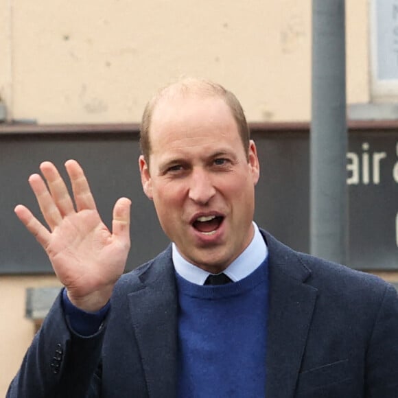 Le prince William, prince de Galles, et Catherine (Kate) Middleton, princesse de Galles, visitent l'organisation caritative pour la jeunesse "Carrick Connect" pour la jeunesse à Carrickfergus (Irlande du Nord), le 6 octobre 2022. 