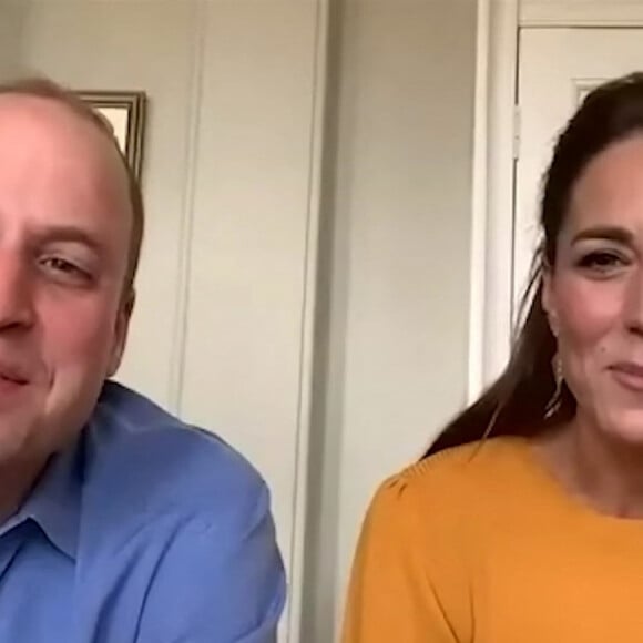 Le prince William, duc de Cambridge, et Catherine Kate Middleton, duchesse de Cambridge, lors d'une vidéoconférence avec le personnel d'une école de Burnley le 8 avril 2020.