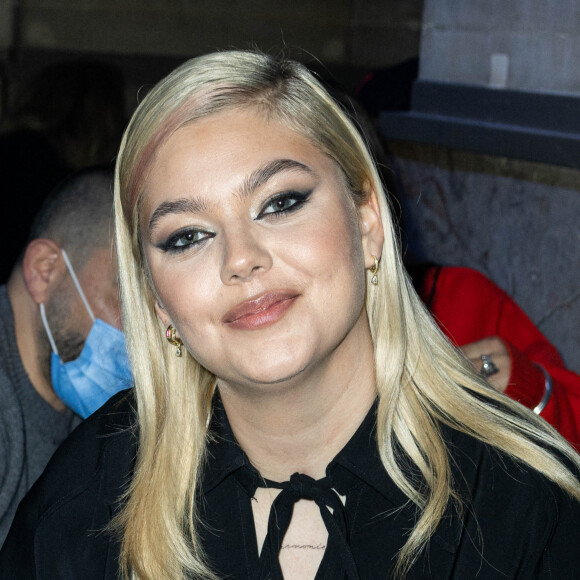 Louane Emera au front row du défilé Ami automne-hiver 2022/2023 dans le cadre de la Fashion Week de Paris, France, le 19 janvier 2022. Olivier Borde/bestimage 
