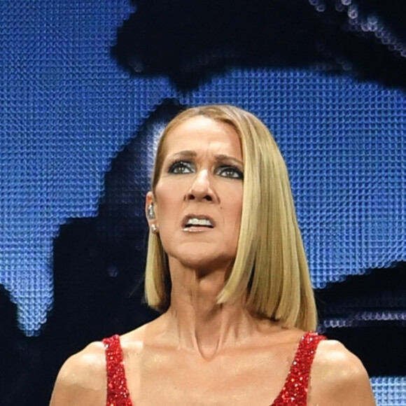 Céline Dion en concert à l'American Airlines Arena dans le cadre de sa tournée "Courage World Tour" à Miami, le 17 janvier 2020. Céline Dion a rendu hommage à sa mère Thérèse Dion décédée le jour même. 