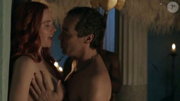 La sensuelle Lucy Lawless dans une scène de Spartacus.
