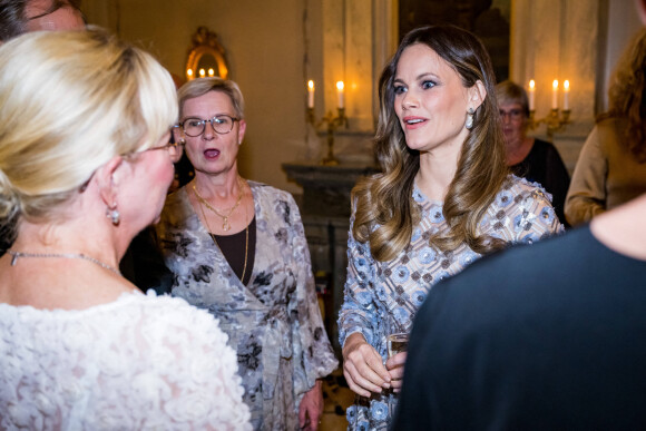 Le prince Carl Philip et la princesse Sofia lors d'un dîner à la résidence du gouverneur dans le cadre de la visite provinciale du couple royal suédois à Varmland le 25 octobre 2022. 