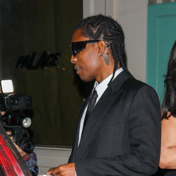 Rihanna et son compagnon ASAP Rocky à la sortie du restaurant "Olivetta", où elle a fêté son 34ème anniversaire. Los Angeles, le 2 octobre 2022.