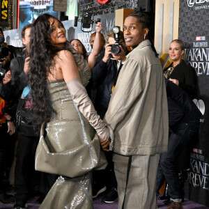 Rihanna et son compagnon A$AP Rocky (Asap Rocky) - Arrivées au photocall de la première du film Marvel studios "Black Panther 2: Wakanda Forever" au théâtre Dolby à Hollywood, Los Angeles, Californie, Etats-Unis, le 26 octobre 2022. 