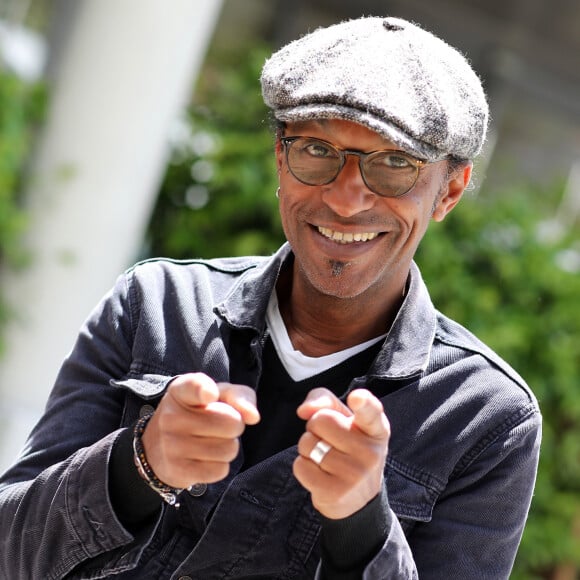 Manu Katché - Célébrités dans le village des internationaux de France de tennis de Roland Garros à Paris, France, le 8 juin 2019. © Jacovides-Moreau / Bestimage 