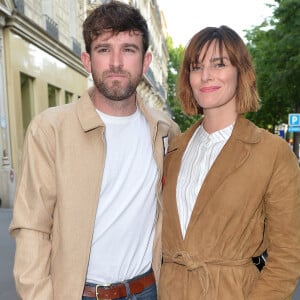 Fauve Hautot et son ex-compagnon Jules Renault - Photocall de la premiére du spectacle "Bionic Showgirl" avec V. Modesta au Crazy Horse à Paris. © Veeren/Bestimage